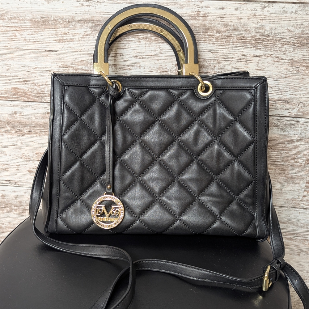 Versace 19v69 Italia Abbigliamento Sportivo SRL Milano